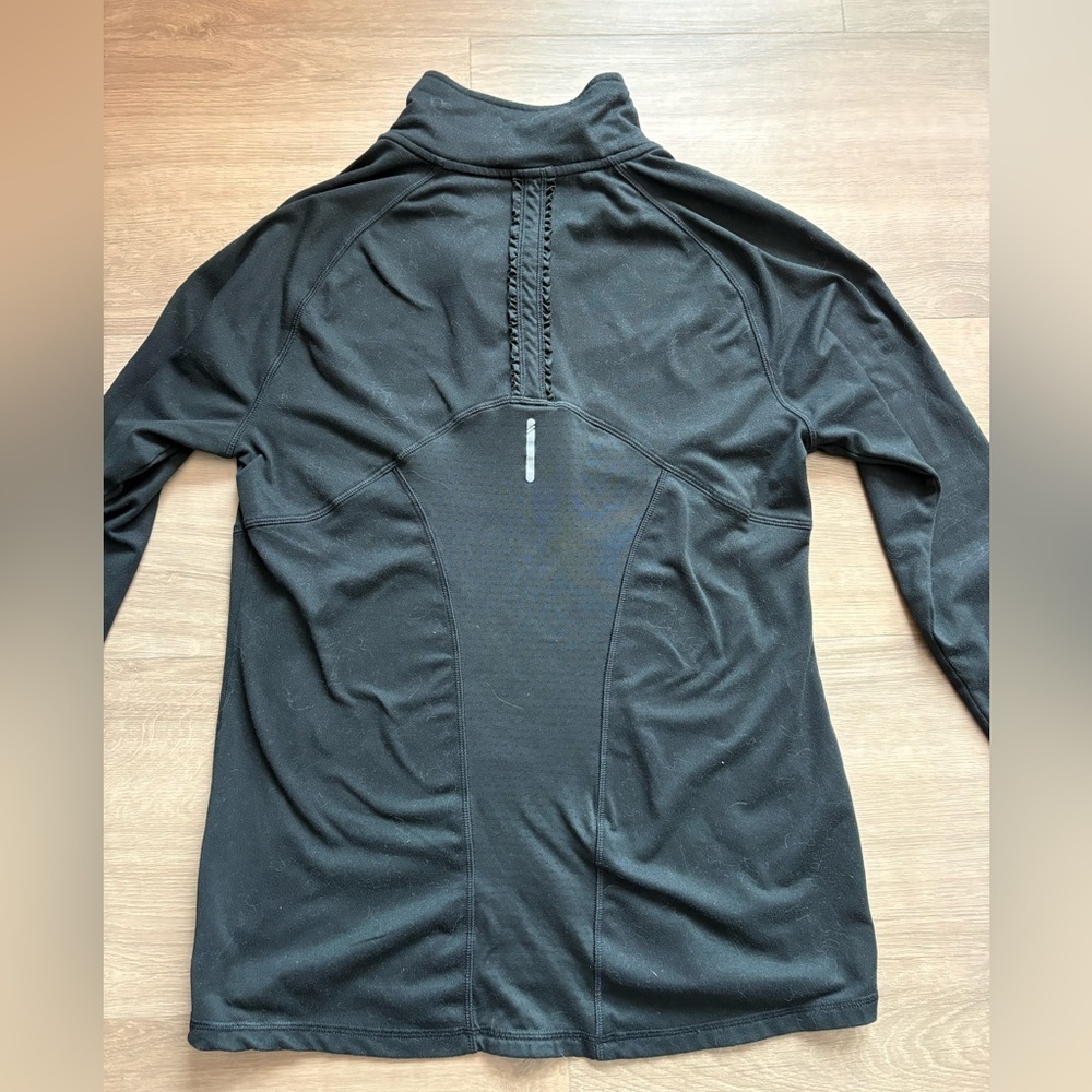 1/4 Zip Athletic Long Sleeve in Black- size S - Picture 2 of 4